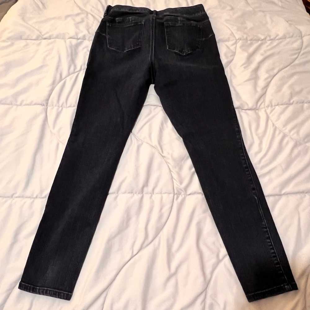 Torrid Bombshell Skinny - Picture 2 of 4
